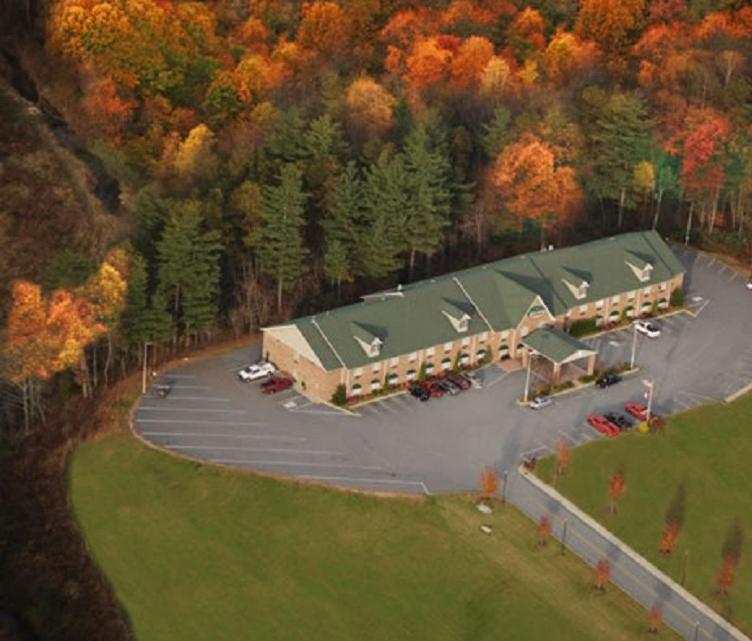 Mountain Inn & Suites فلات روك المظهر الخارجي الصورة