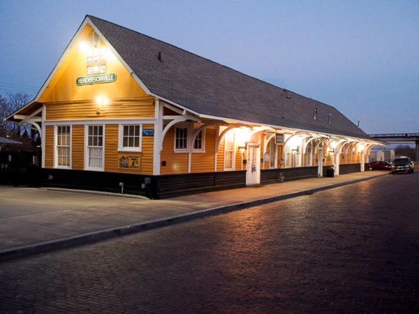 Mountain Inn & Suites فلات روك المظهر الخارجي الصورة